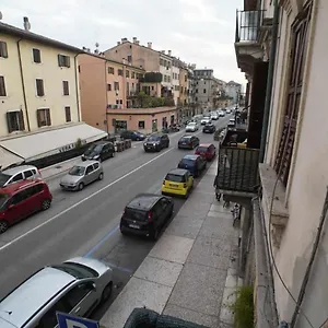 Destiny 2 Piazza Isolo Apartment Verona